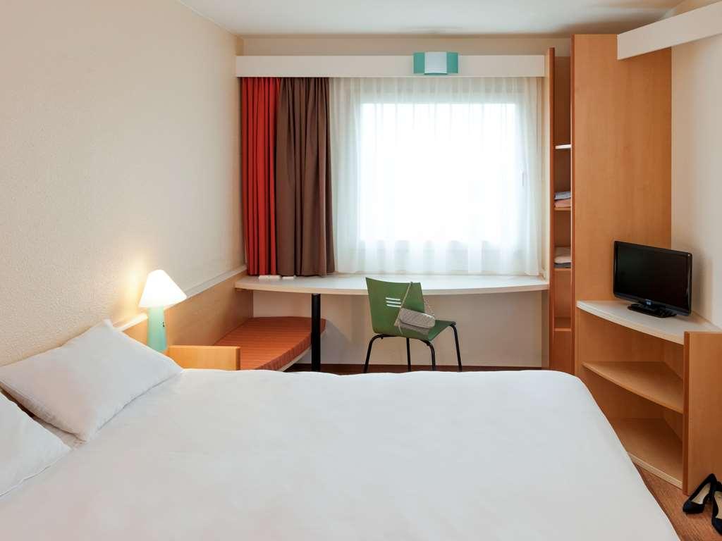 Ibis Gap Centre Hotel Room photo